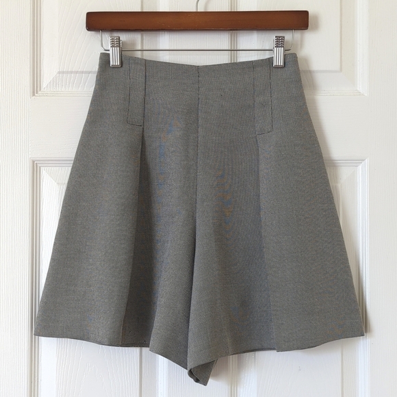 Express 90's Vintage Lightweight Chevron Knit High Waist Pleat Wide Leg Shorts 5 - Picture 1 of 14